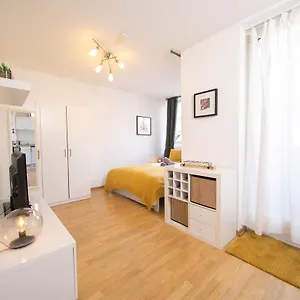 Apartment Shiny - Zentral Mit Balkon - Messe - Küche, Neuss